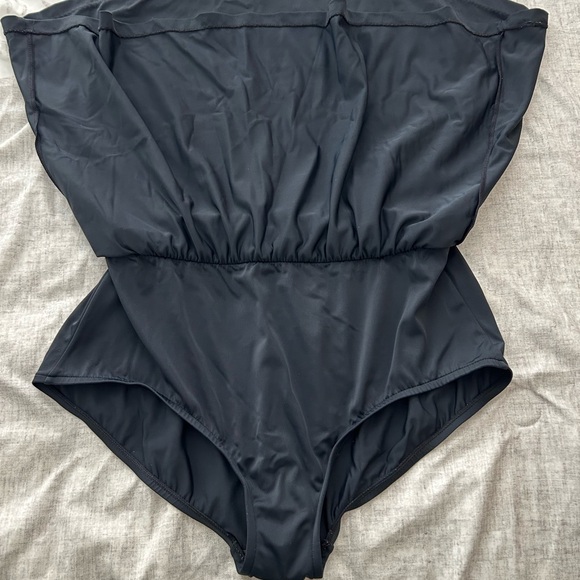 Size 16 Ladies 3 piece bathing suit. - Picture 7 of 7